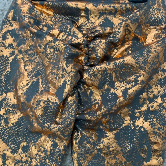 Brand new snake print leggings - Picture 3 of 6